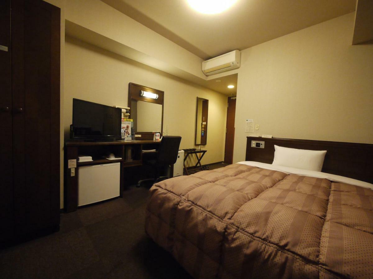 Hotel Route-Inn Hofu Ekimae Bagian luar foto